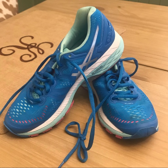 Women’s Asics Gel Kayano - Picture 1 of 2